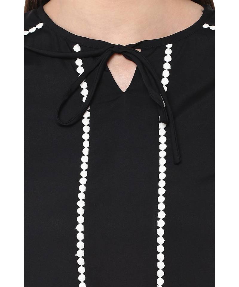 Women's Black quarter_sleeve Round Neck Solid Top