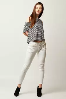 Women's Black And White Round Neck half_sleeve Striped Cold Shoulder Top