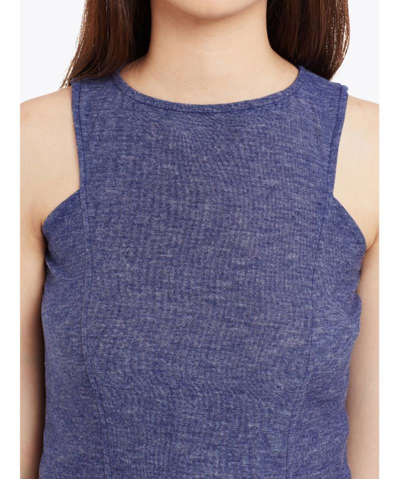 Women's Blue sleeveless Boat Neck Solid Crop Top