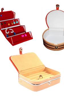 atorakushon   Velvet Jewellery Box Necklace Ring Box Earring Folder Travelling Organizer Pack of 3 (multicolor)