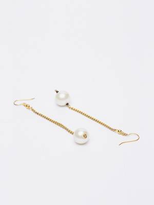 White pearl earrings 3