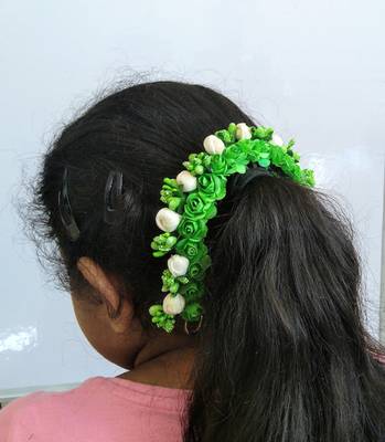 Green hair-accessories 2