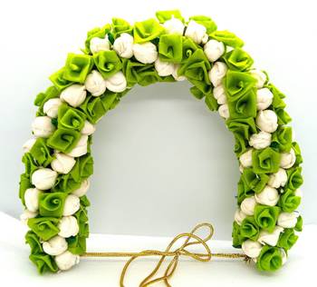 Green hair-accessories 1