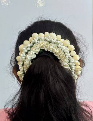 White hair-accessories 3