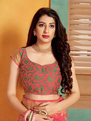 Pink woven banarasi silk saree with blouse 4