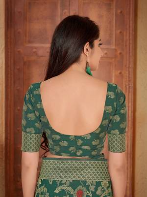 Green woven banarasi silk saree with blouse 5