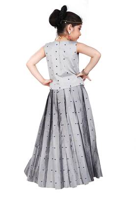 Kids Silver Lehenga Choli 3