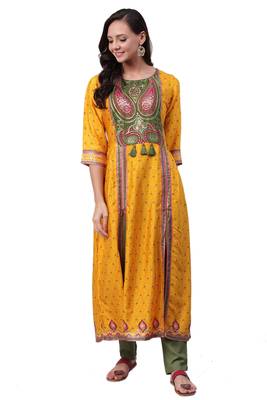 Mustard & Mehendi Green Rayon Printed Kurta With Cigarette Pant 1