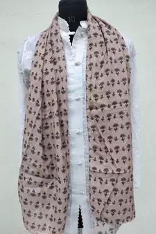 Alluring Muslin Fabric Mauve Printed scarf