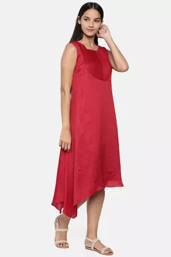 mayank modi  Red, cotton silk dress with pleats detailings.