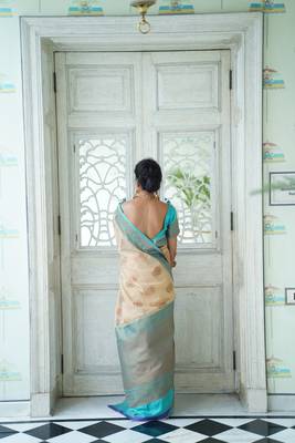 Cream woven silk blend saree with blouse 2