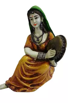 Rajasthani Lady playing Dafli