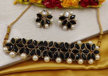 Black chokers 3
