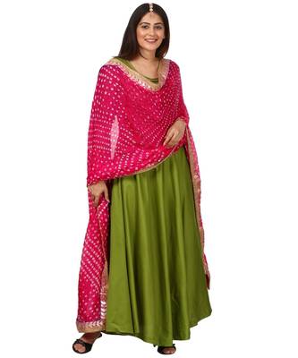 Green Floor Length Kurti With Pink Bandhani Dupatta 1