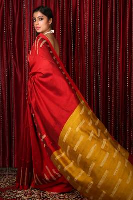 Red  woven blended cotton saree with blouse 2