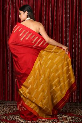 Red  woven blended cotton saree with blouse 3