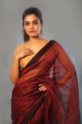 Maroon woven linen saree with blouse 3
