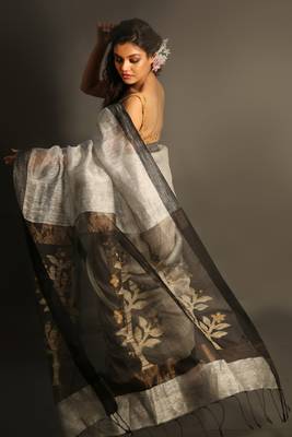 Silver woven linen saree with blouse 2