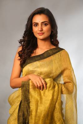 Mustard woven linen saree with blouse 3
