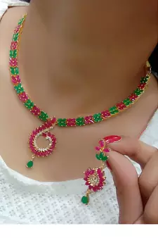 Multicolor necklaces