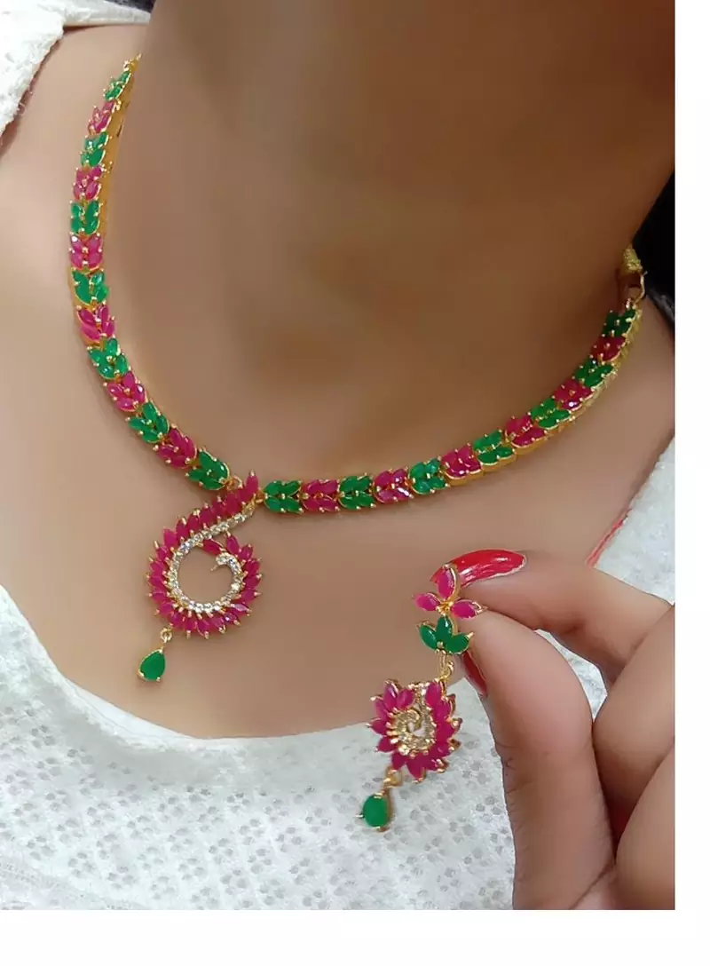 Multicolor necklaces