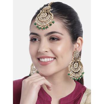 Traditional Gold Plated Wedding Chandbali Kundan & Pearl Earring Set With Maang Tikka for Women 1