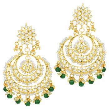 Traditional Gold Plated Wedding Chandbali Kundan & Pearl Earring Set With Maang Tikka for Women 3