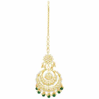 Traditional Gold Plated Wedding Chandbali Kundan & Pearl Earring Set With Maang Tikka for Women 4