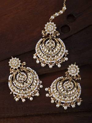 Traditional Wedding Chandbali Kundan & Pearl Earring Set With Maang Tikka for Women  2