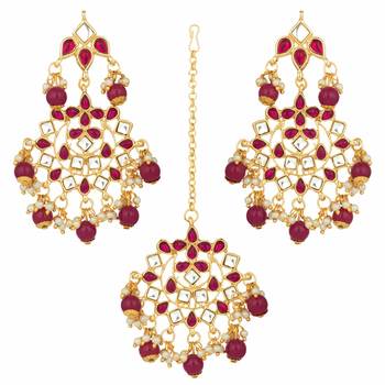 Traditional Gold Plated Pearl & Kundan Maang Tikka With Earring Set 1