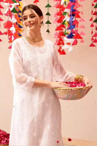 Hand Embroidered White Georgette Lucknowi Chikankari Indian Women Kurta With Slip