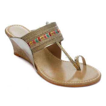 TRENDS & TRADES Kolhapuri Embroidery Wedges 1