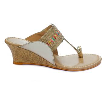 TRENDS & TRADES Kolhapuri Embroidery Wedges 3