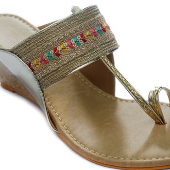 TRENDS & TRADES Kolhapuri Embroidery Wedges 5