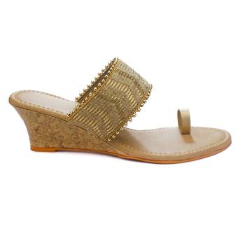 TRENDS & TRADES Kolhapuri Embroidery Wedges 3
