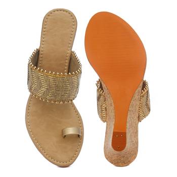 TRENDS & TRADES Kolhapuri Embroidery Wedges 4