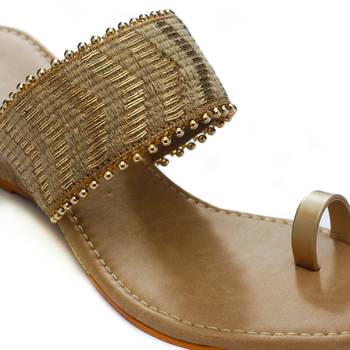 TRENDS & TRADES Kolhapuri Embroidery Wedges 5