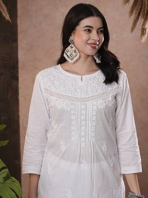 Hand Embroidered White Cotton Lucknowi Chikankari Indian Women Kurta 3