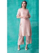Show Shaa Pink Side knot kurta accompanied by love birds