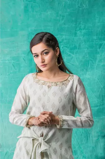 Show Shaa Sea Gree Chanderi Front Knot Kurta & Pant