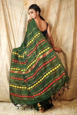 Green embroidered blended cotton saree with blouse 2