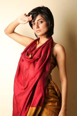 Yellow plain blended cotton saree with blouse 4