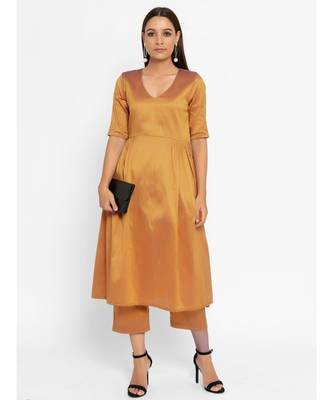 Golden Silk Blend Gathered Kurta Pant 2