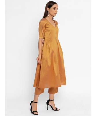 Golden Silk Blend Gathered Kurta Pant 4