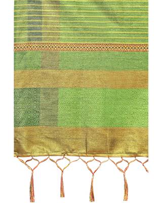 Green printed silk blend saree with blouse 5