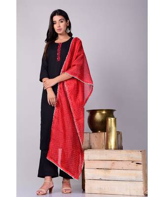 Black suit set with leheriya Stole 1