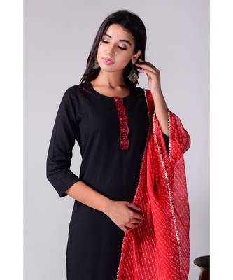 Black suit set with leheriya Stole 3