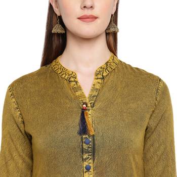 Green plain rayon kurtas-and-kurtis 5