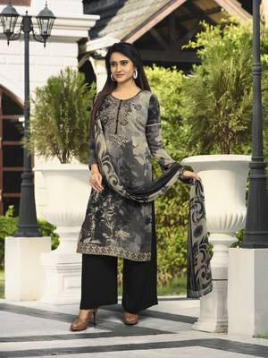 Grey embroidered crepe salwar 1