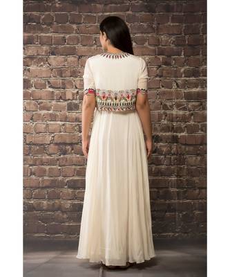 sulochana jangir white chiffon dress with hand and machin embroidery 4